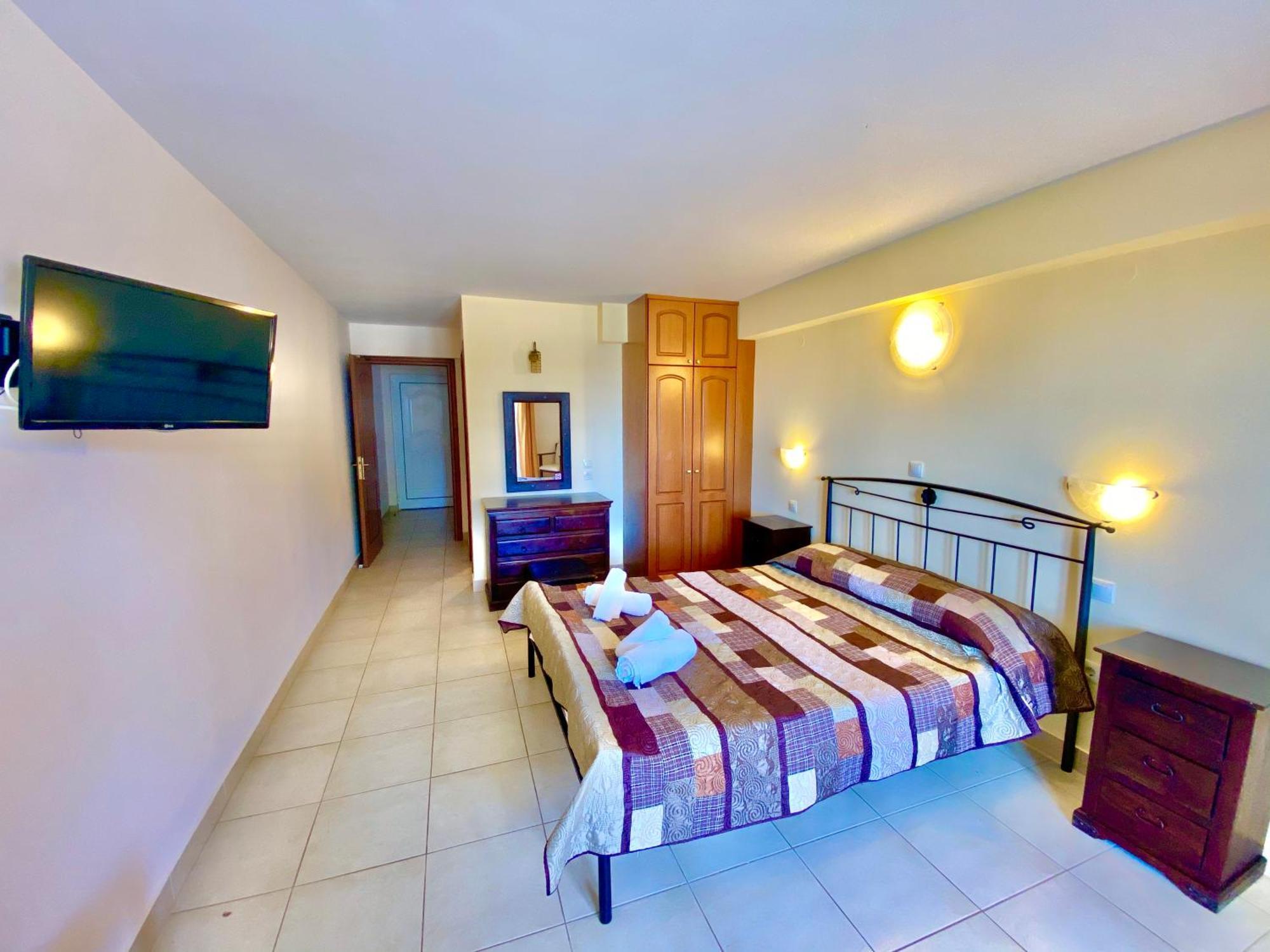 Zoom Beach Hotel Kandia Ngoại thất bức ảnh